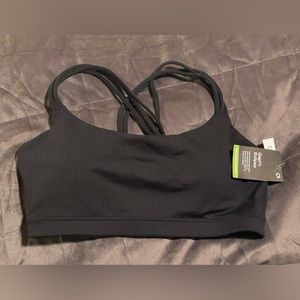GapFit Eclipse Medium Support Strappy Sports Bra